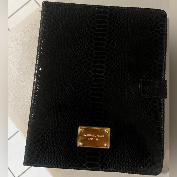 MICHAEL KORS IPAD CASE PROTECTOR - Picture 1 of 3
